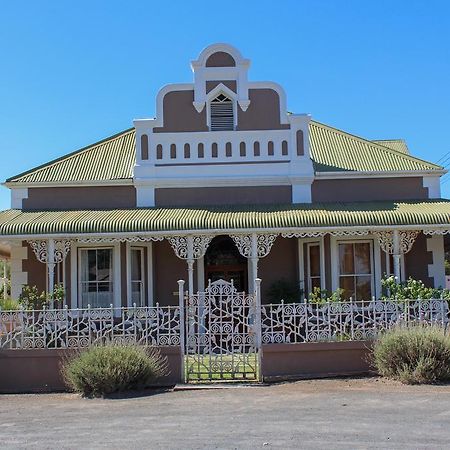 Carmel Villa B&B Or Self-Catering Calvinia ภายนอก รูปภาพ