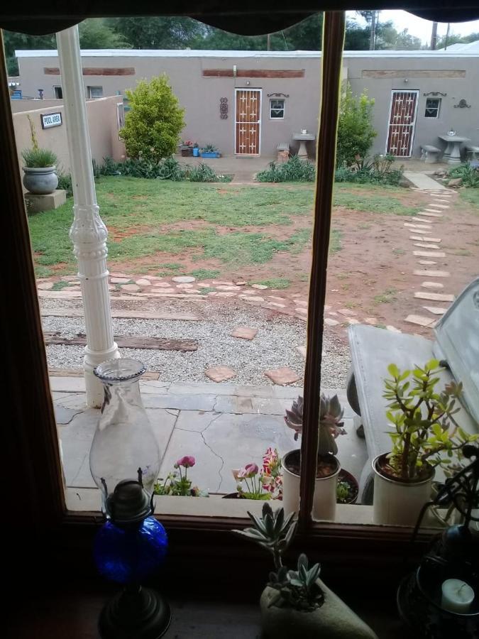 Carmel Villa B&B Or Self-Catering Calvinia ภายนอก รูปภาพ