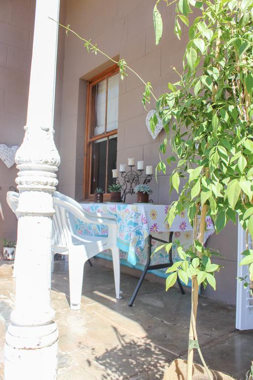 Carmel Villa B&B Or Self-Catering Calvinia ภายนอก รูปภาพ